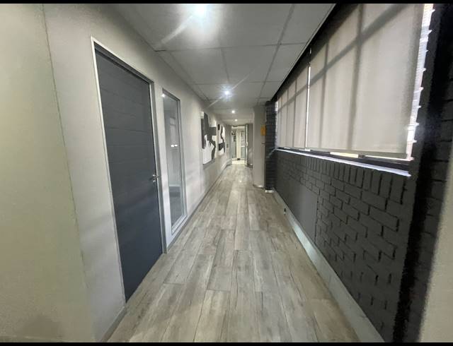 98M² OFFICE TO LET IN JANSENPARK